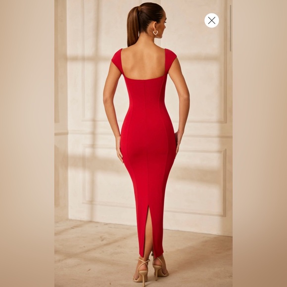 Oh Polly - DOLCEZZA Sweetheart Neckline
Maxi Dress in Red - Picture 2 of 2